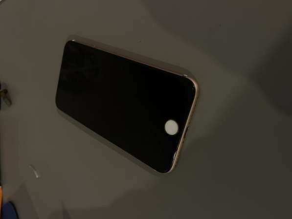 Продам 7 айфон в Омске