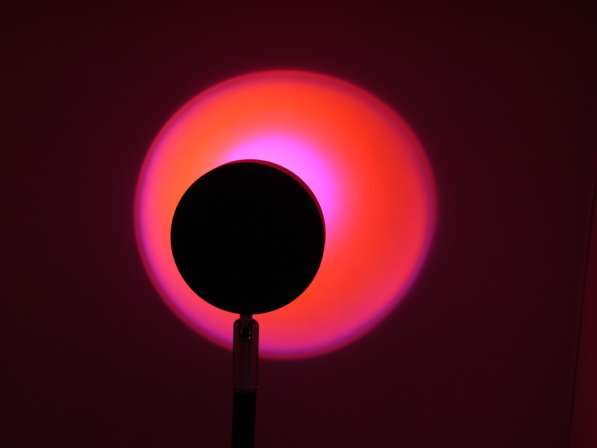 Лампа LED для селфи еффект солнца RGB + пульт (F-20) 23см в фото 8