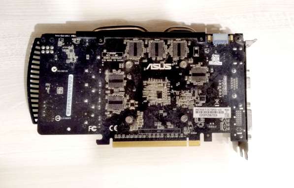 Видеокарта NVIDIA Geforce GTX 550 Ti 1Gb в фото 5