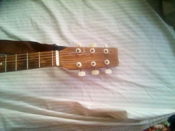 Гитара 6 струн, 20 ладов, чехол и ремень, запасные струны в фото 3