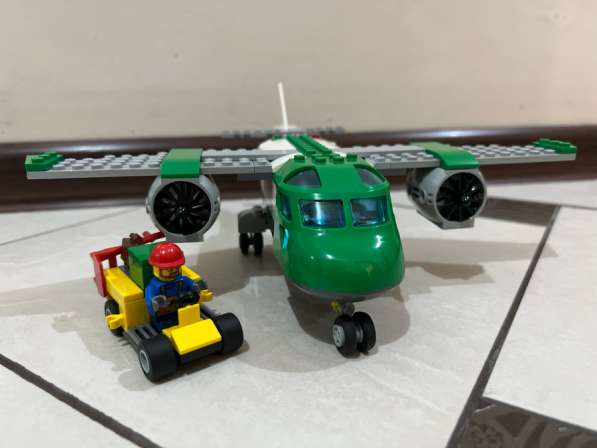 Лего самолет в Москве фото 4