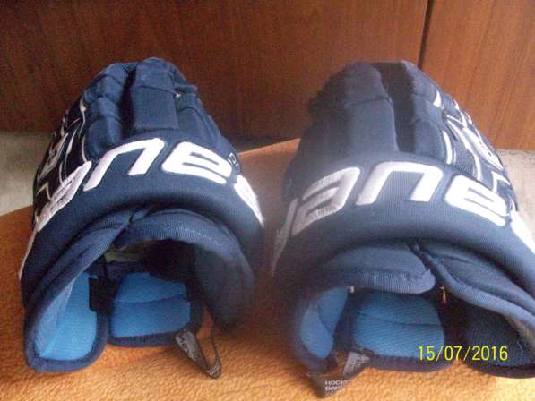 Перчатки хоккейные в фото 4