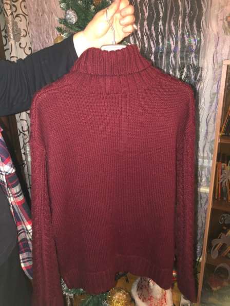 Тёплый бордовый свитер с воротником в Орле