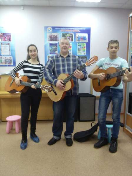 Уроки гитары с нуля на дому в Челябинске фото 3