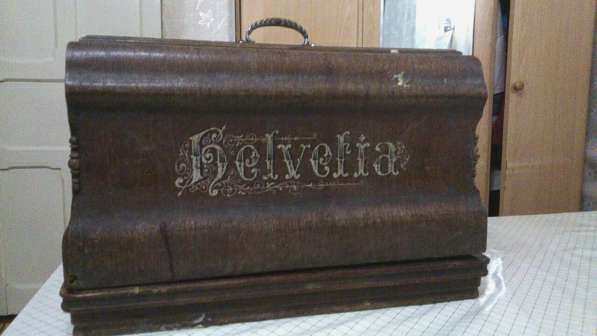 Старинная швейная машинка Belvelia