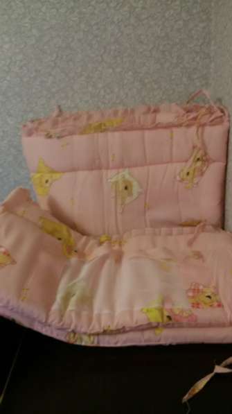 Бортики в кроватку розовые с мишками