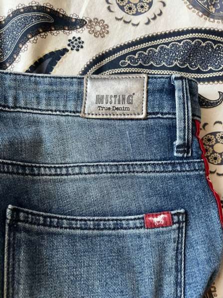 Женские джинсы Mustang Jeans в Москве