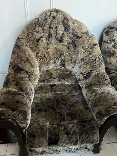 Раздвижной диван с креслами(2) в Владикавказе