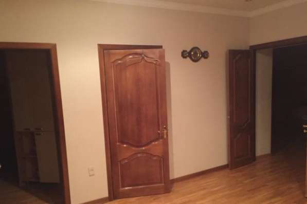 Продам двухкомнатную квартиру в Краснодар.Жилая площадь 77 кв.м.Этаж 11.Дом кирпичный.