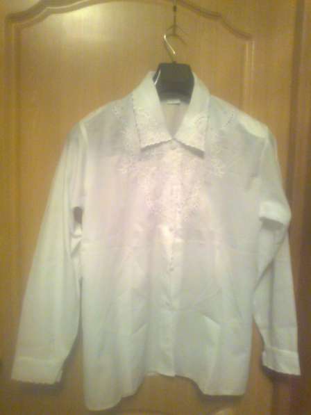 Отдам две белые блузки в Санкт-Петербурге фото 3