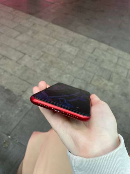 Телефон iPhone XR