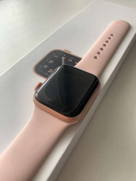 Часы Apple Watch SE