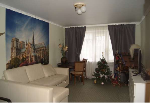 Продам трехкомнатную квартиру в Ростов-на-Дону.Жилая площадь 80 кв.м.Этаж 1.Есть Балкон.