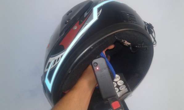 Шлем для мотоцикла в фото 3