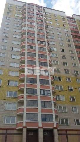 Продам однокомнатную квартиру в Москве. Жилая площадь 41 кв.м. Этаж 6. Есть балкон.