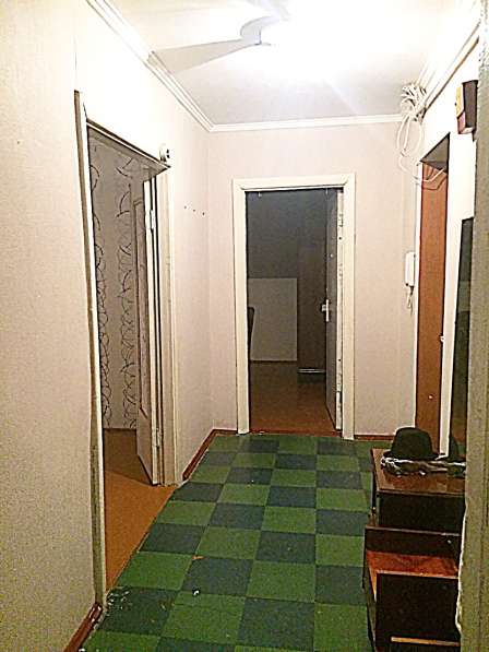 2 комнатная квартира в Жодино, кирпичный дом, зелёный двор в фото 7