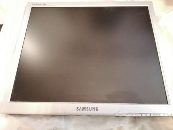 Монитор Samsung syncmaster 720n 17"