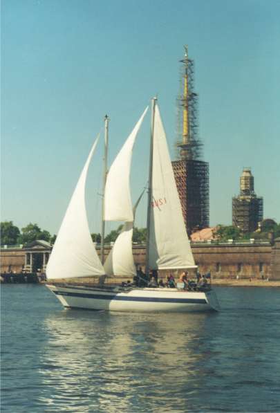 Парусная круизная яхта в Санкт-Петербурге