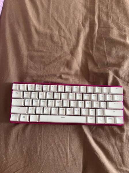 Механическая клавиатура hyperX Alloy Origins 60 розовая в Новосибирске фото 3