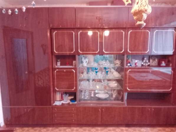 Продаю стенку времен СССР за100 рублей