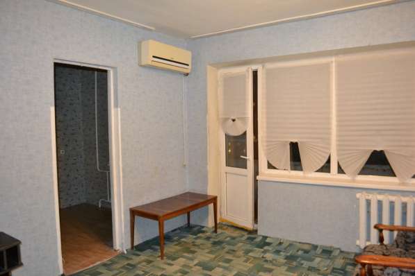 Продам однокомнатную квартиру в Ростов-на-Дону.Жилая площадь 40 кв.м.Этаж 8.Дом монолитный.