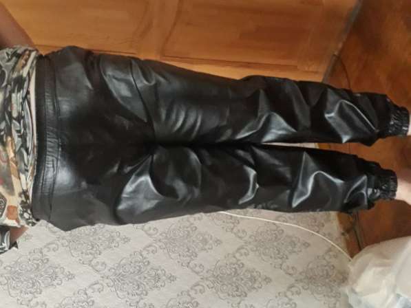 Новые эко кожаные штаны 54 р-ра в Копейске