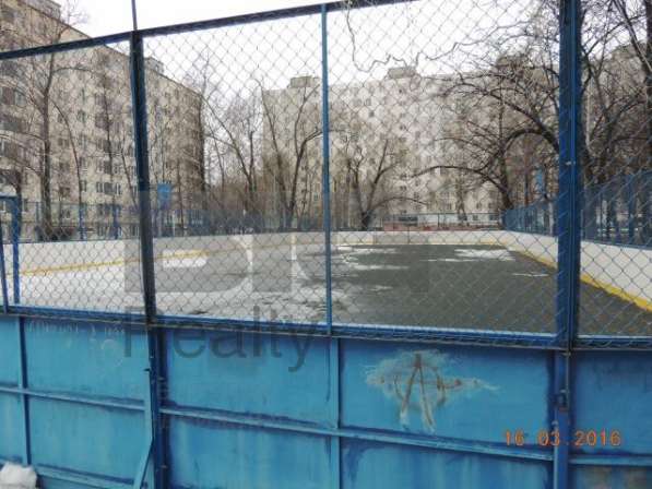 Продам трехкомнатную квартиру в Москве. Жилая площадь 60 кв.м. Этаж 9. Есть балкон. в Москве