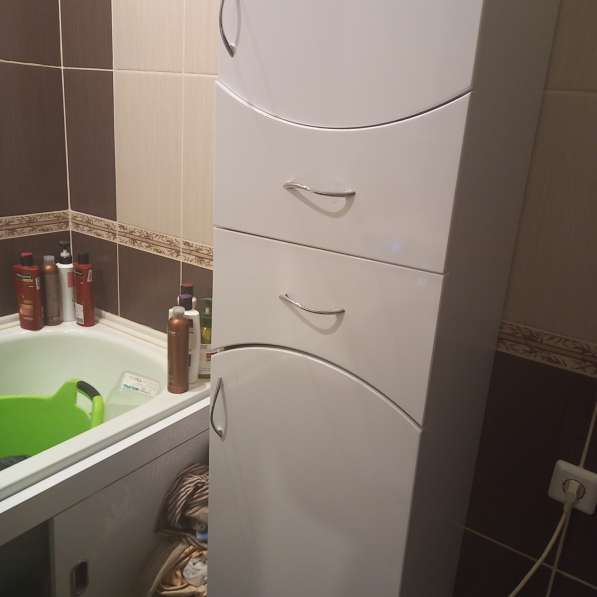 Шкаф для ванной комнаты напольный