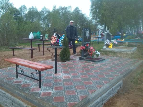 Укладка тратуарной плитки. Благоустройство мест захоронений в фото 6