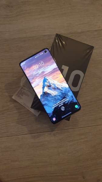 Продается Samsung s10 в идеально состоянии