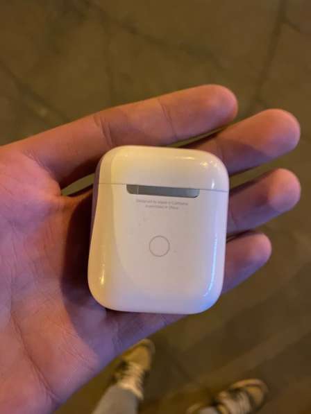 Airpods 2 with wireless charging