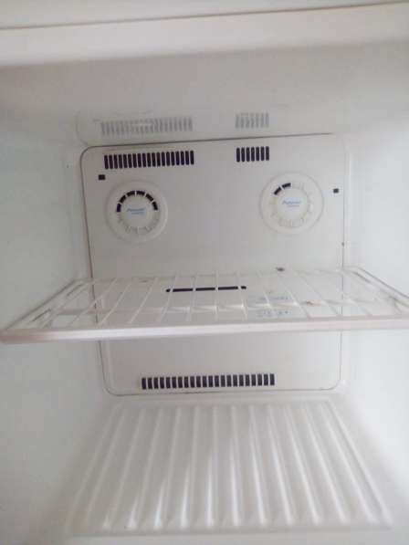 Холодильник бу в фото 3