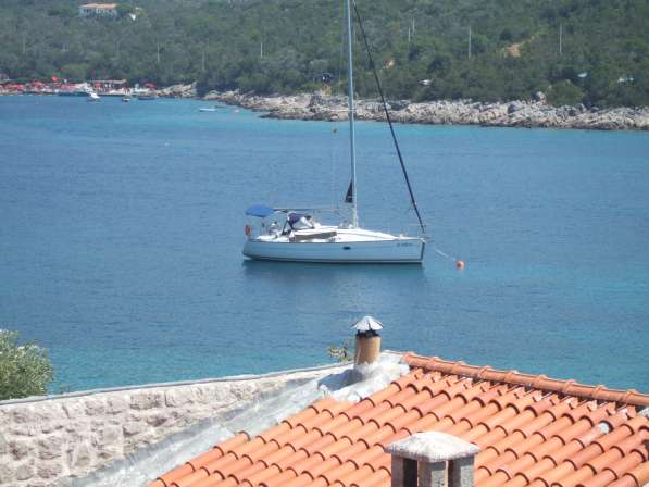 Яхта Jeanneau модель Sun Odyssey 32 стоит в Черногории в фото 9