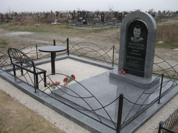 Памятник из гранита. Симферополь. Крым в Симферополе фото 15