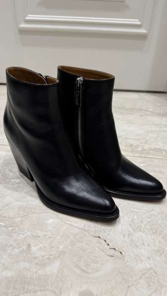 Кожаные казаки Chloe в Москве