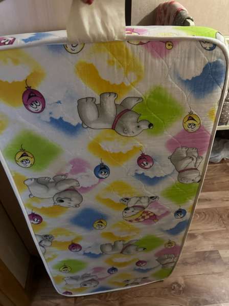 Продам матрас в детскую кроватку в Москве фото 3