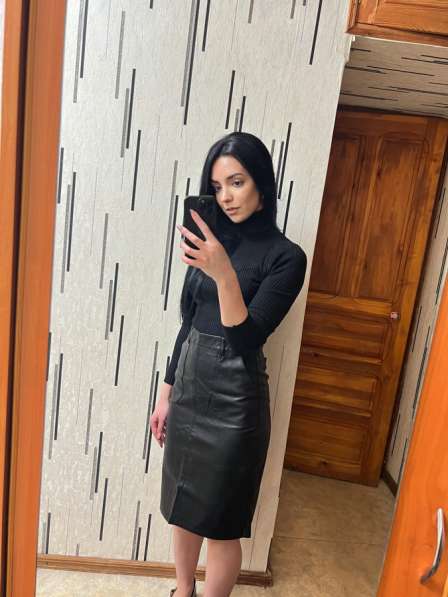 Кожаная юбка миди 42