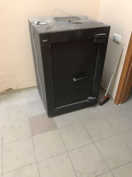 Металический сейф