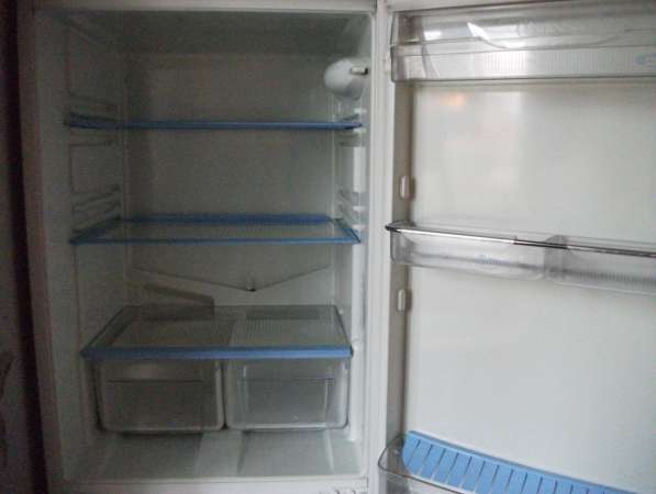Холодильник-морозильник Indesit C236NFG.016 в Москве фото 5