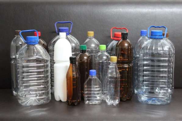 Пластиковые бутылки ПЭТ различных форм и размеров в Москве