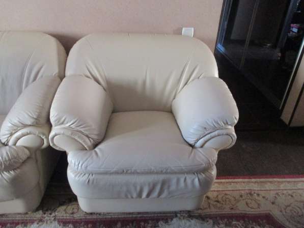 Продам диван и два кресла в Горно-Алтайске