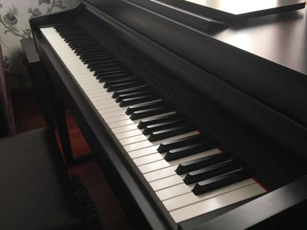 Продается электронное пианино Yamaha CLP-440R в Москве фото 3