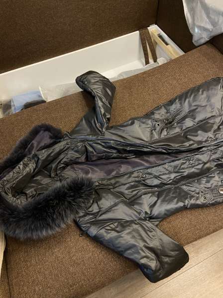 Пальто пуховое 46 размер с капюшоном, отсроченным натуральы в Москве
