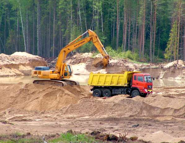 Карьер по производству строительного песка и щебня в Москве