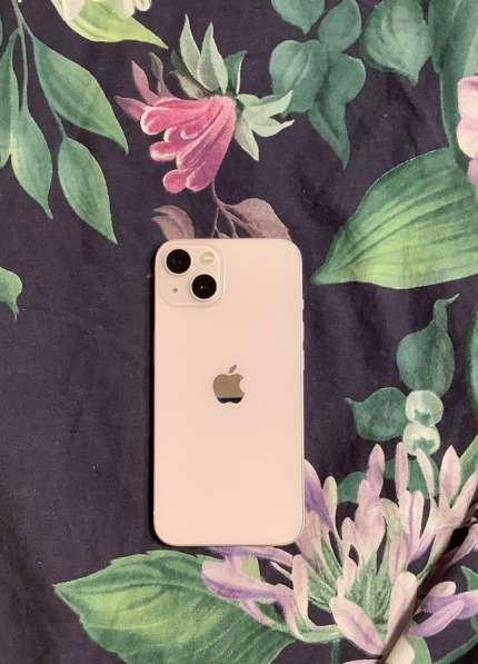 Продам iPhone13
