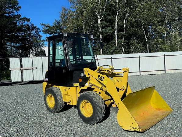 Погрузчик в аренду Caterpillar
