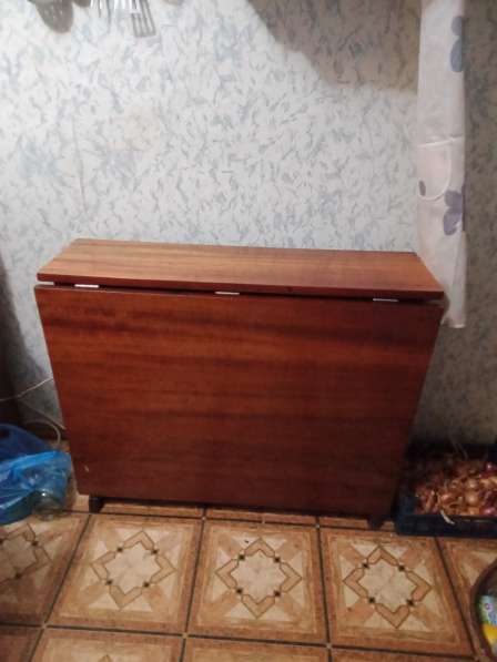 Шкафы и стол в Пскове