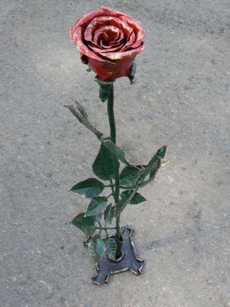 Кованая роза в фото 3