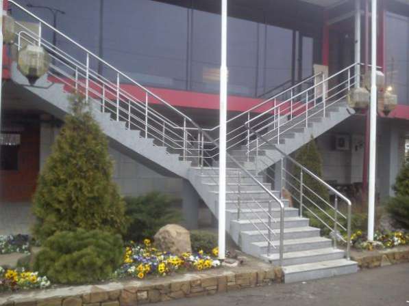 Лестницы, перила, поручни, ограждения, конструкции из металла в Ейске фото 4