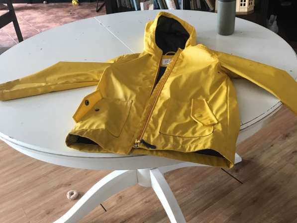 Дождевик желтый